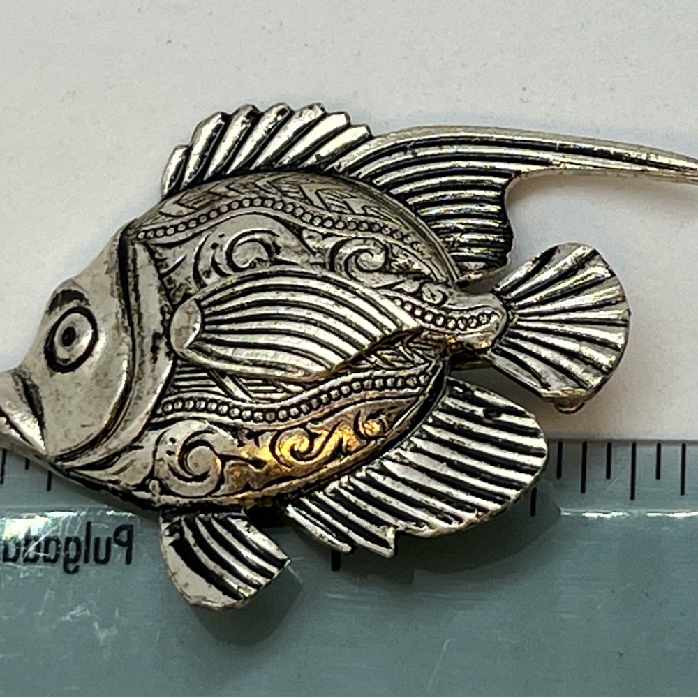 Vintage Spain flounder fish silver tone metal brooch